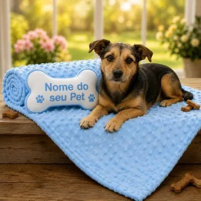 Kit manta e almofada ossinho personalizada com nome do pet em azul com cachorro